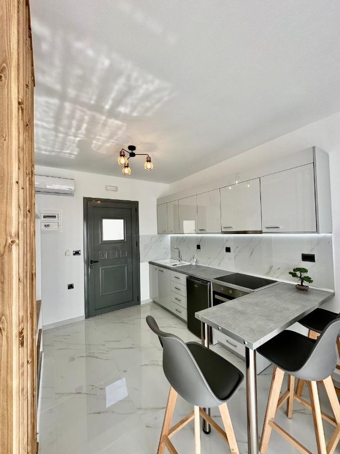Royal Luxury Studios Archangelos  Dış mekan fotoğraf