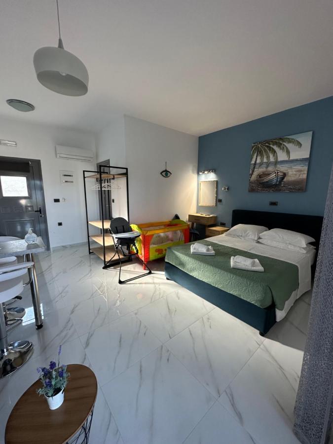 Royal Luxury Studios Archangelos  Dış mekan fotoğraf